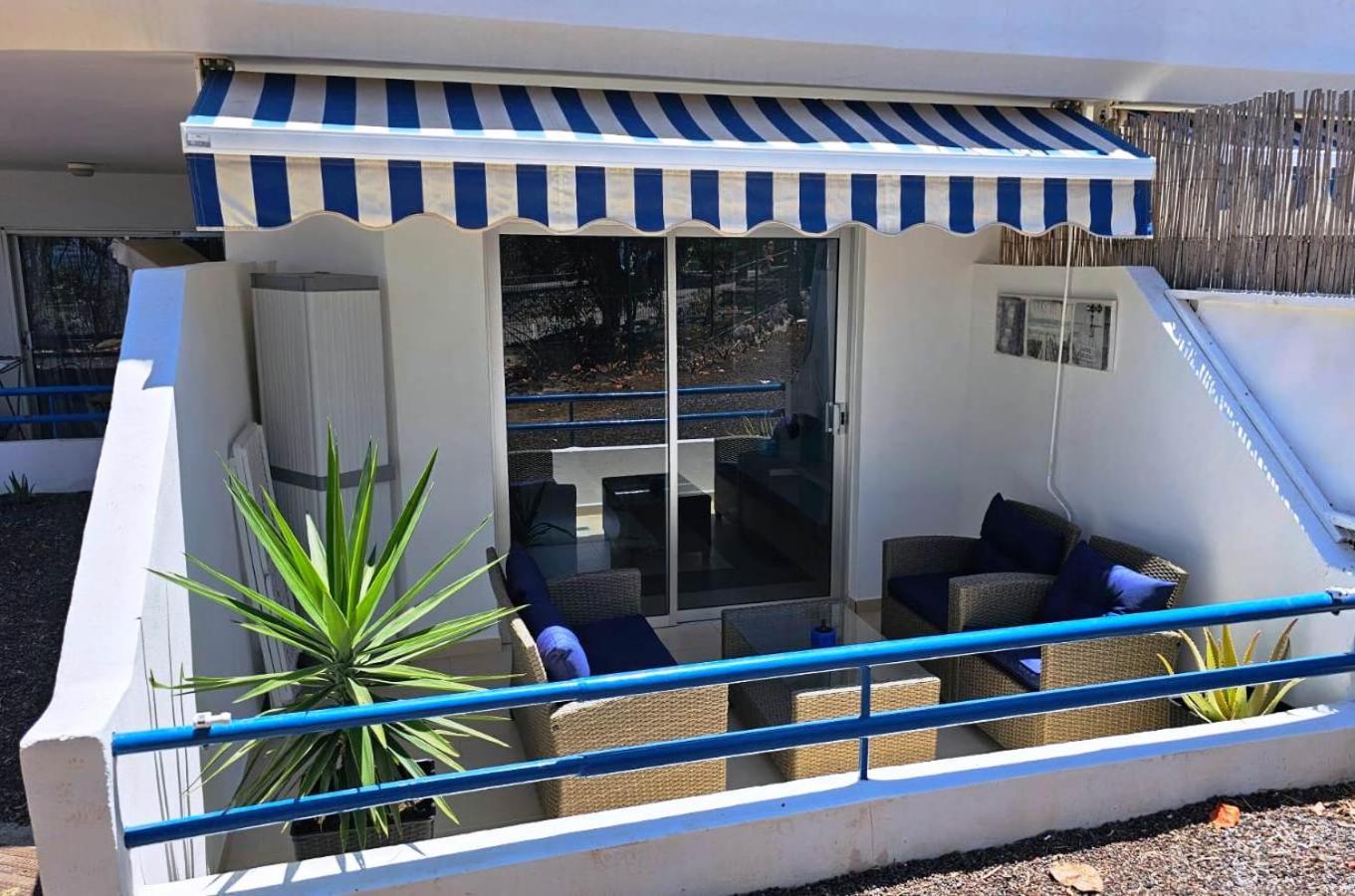 Blue Bay Paradise - Beach Front Apartment With Sea View Playa Paraiso  Extérieur photo