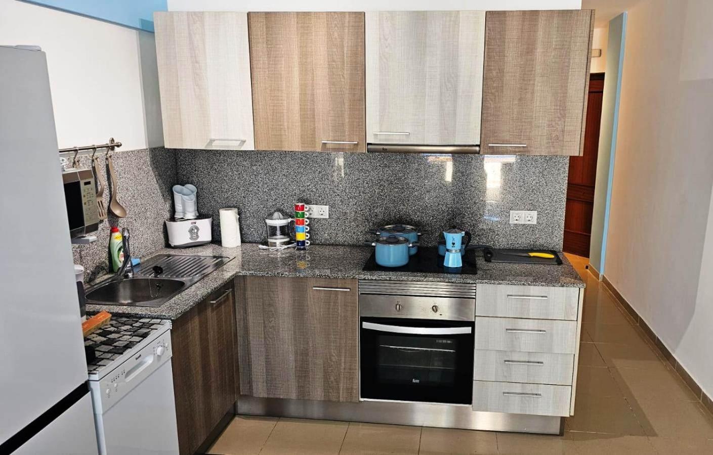 Blue Bay Paradise - Beach Front Apartment With Sea View Playa Paraiso  Extérieur photo